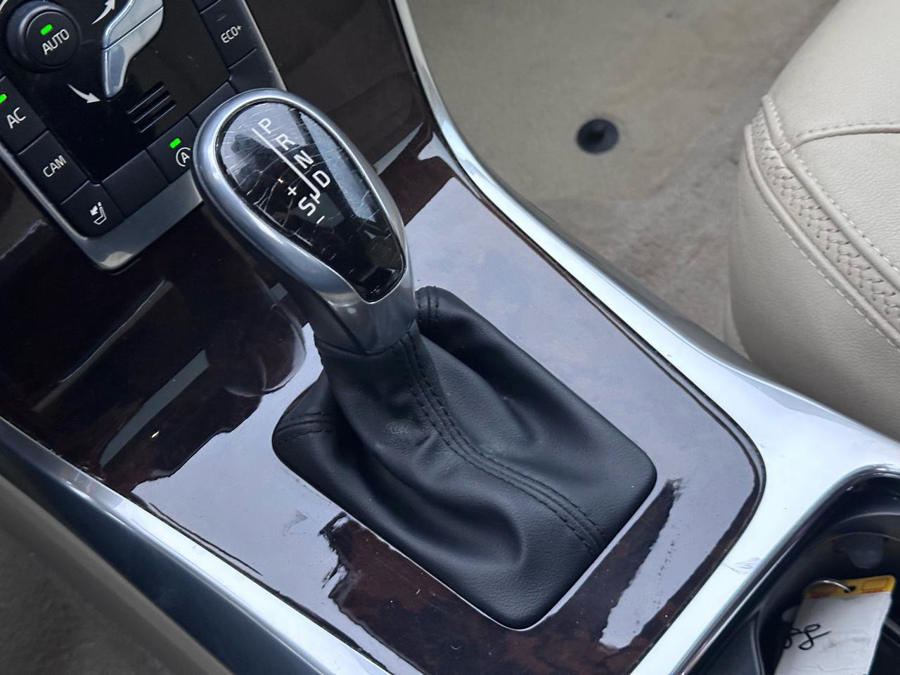 Used 2016 Volvo XC70 T5 Premier image 25