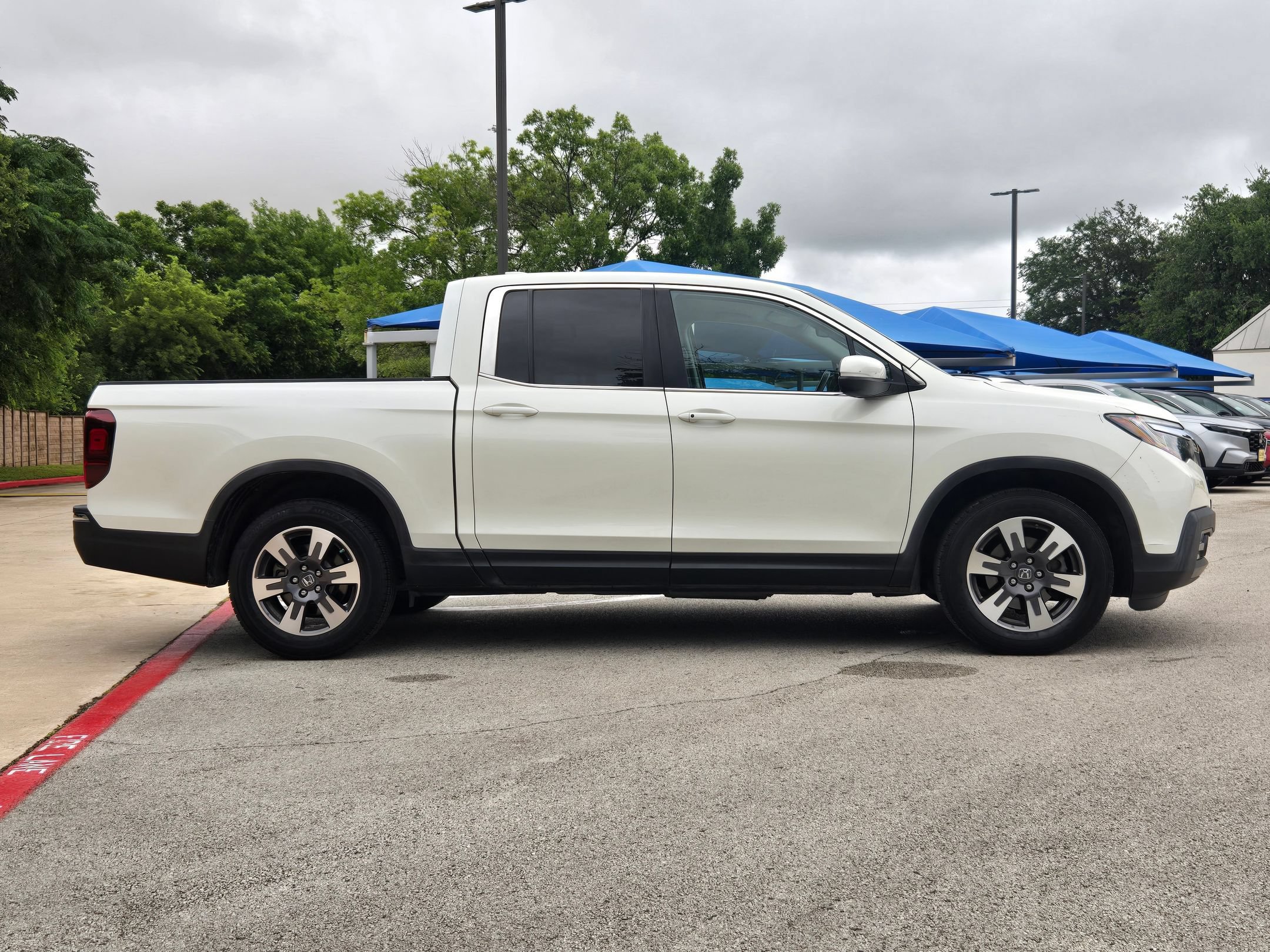 Used 2017 Honda Ridgeline RTL image 2