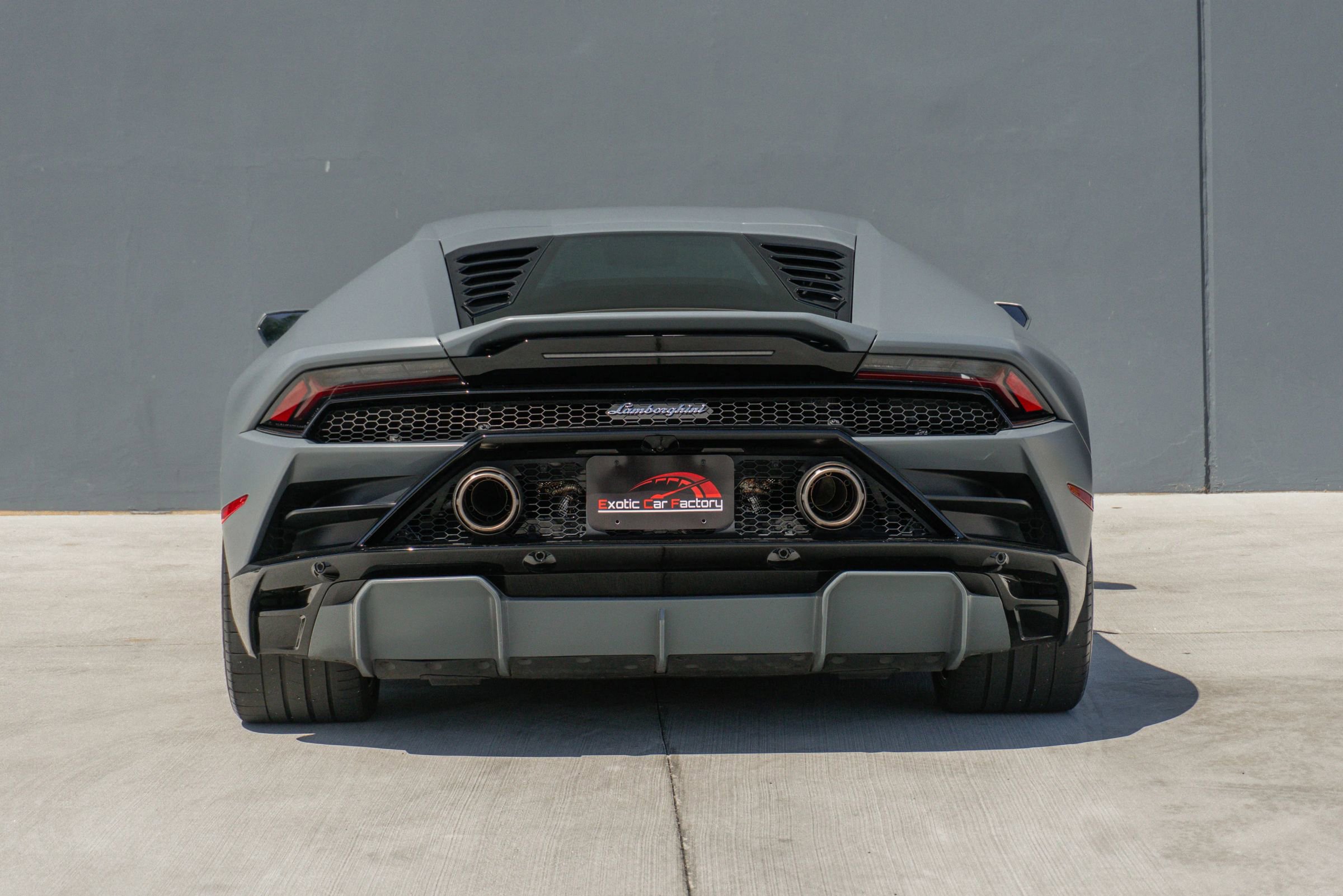 Used 2022 Lamborghini Huracan EVO RWD image 8
