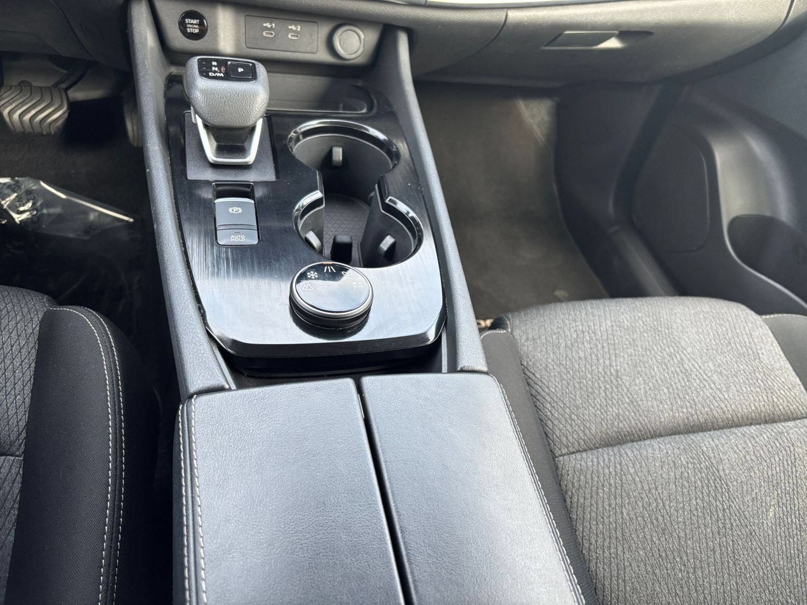 Used 2025 Nissan Rogue SV AWD/4WD image 43