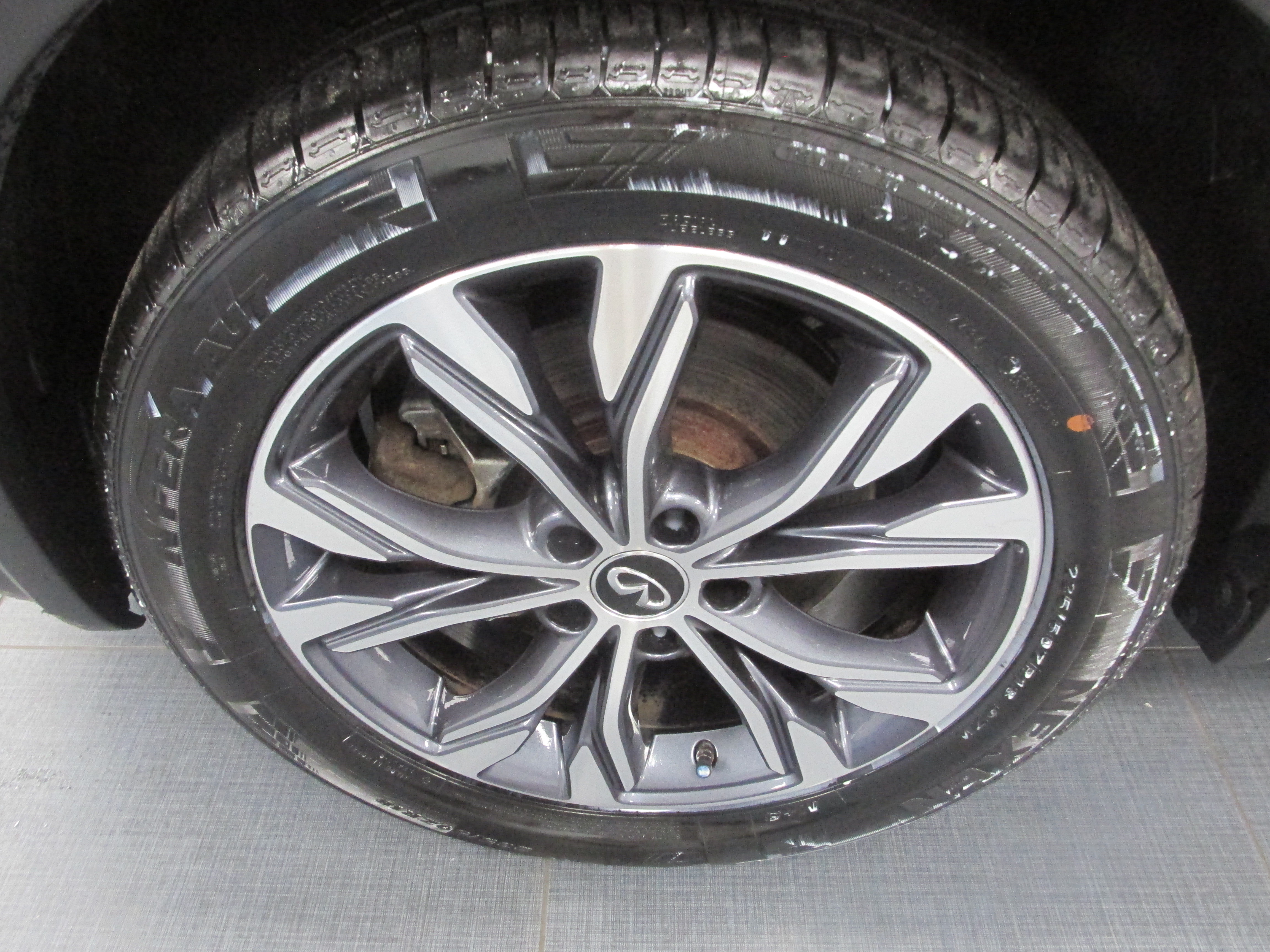 Used 2017 INFINITI QX30 AWD image 14