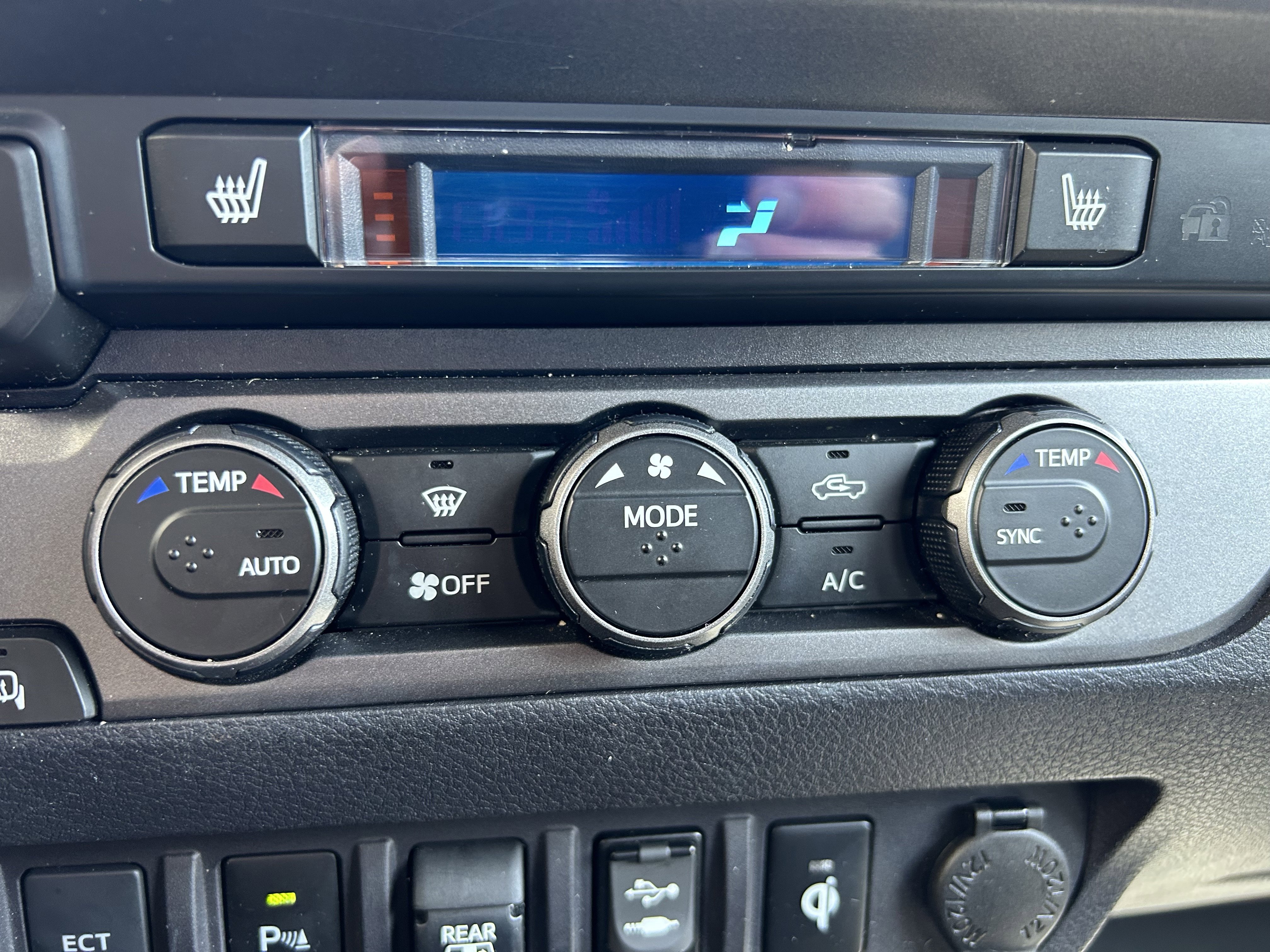 Certified 2019 Toyota Tacoma TRD Off-Road AWD/4WD image 30