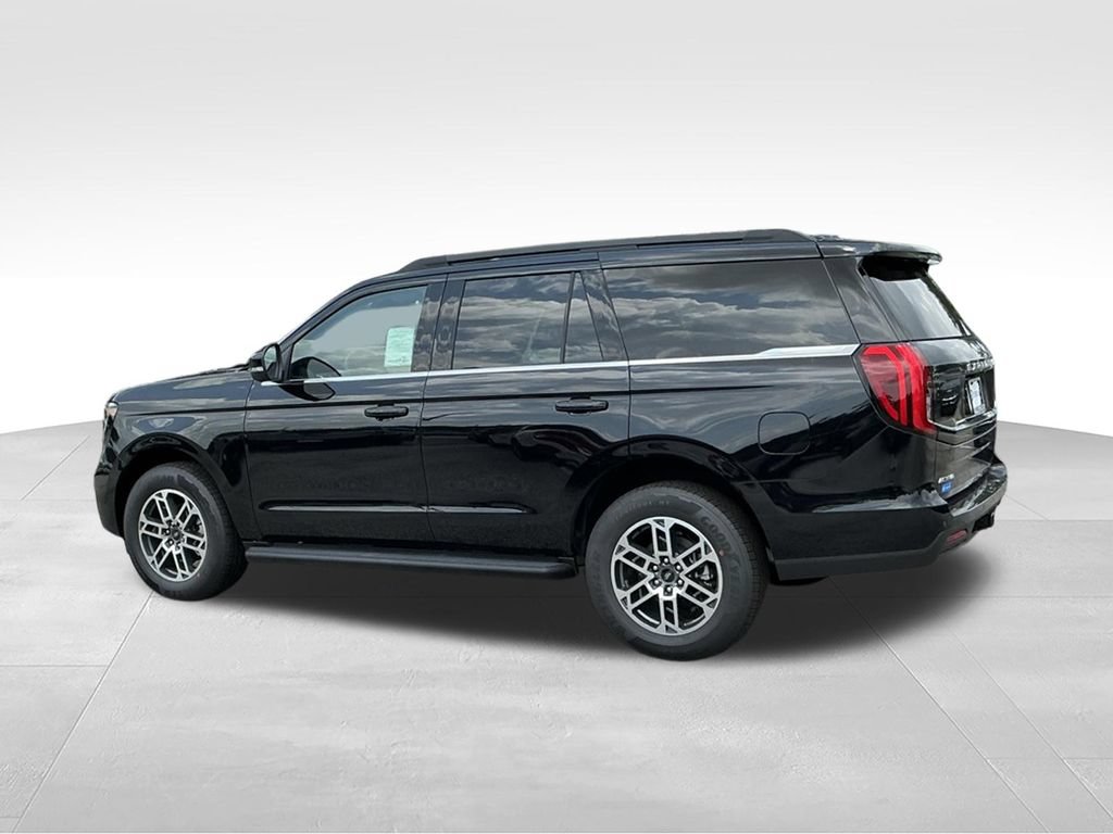 New 2026 Ford Expedition Active RWD image 3