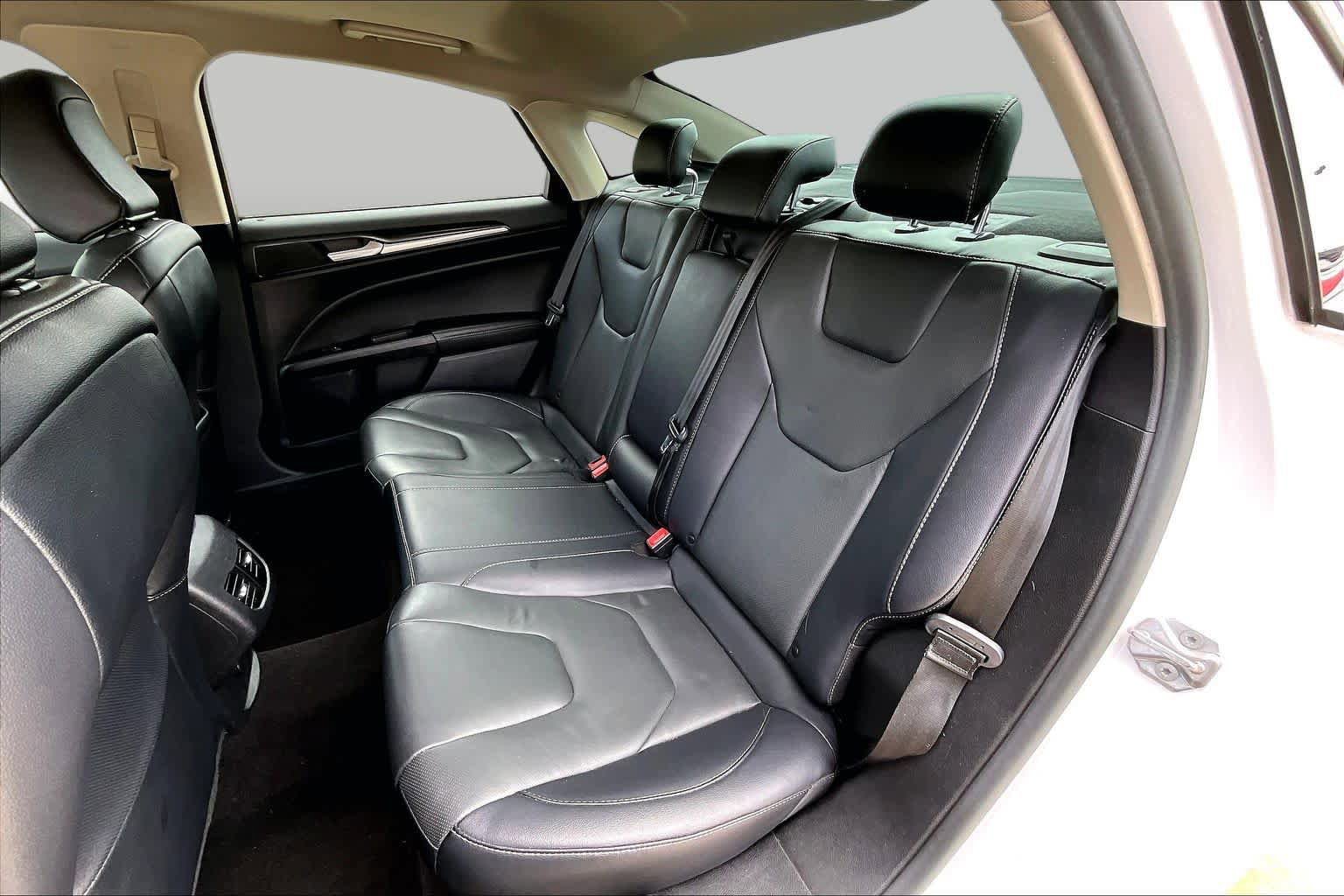 Used 2020 Ford Fusion Titanium FWD image 21