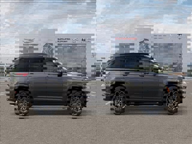 New 2025 Jeep Grand Cherokee Summit w/ Obsidian Package image 21