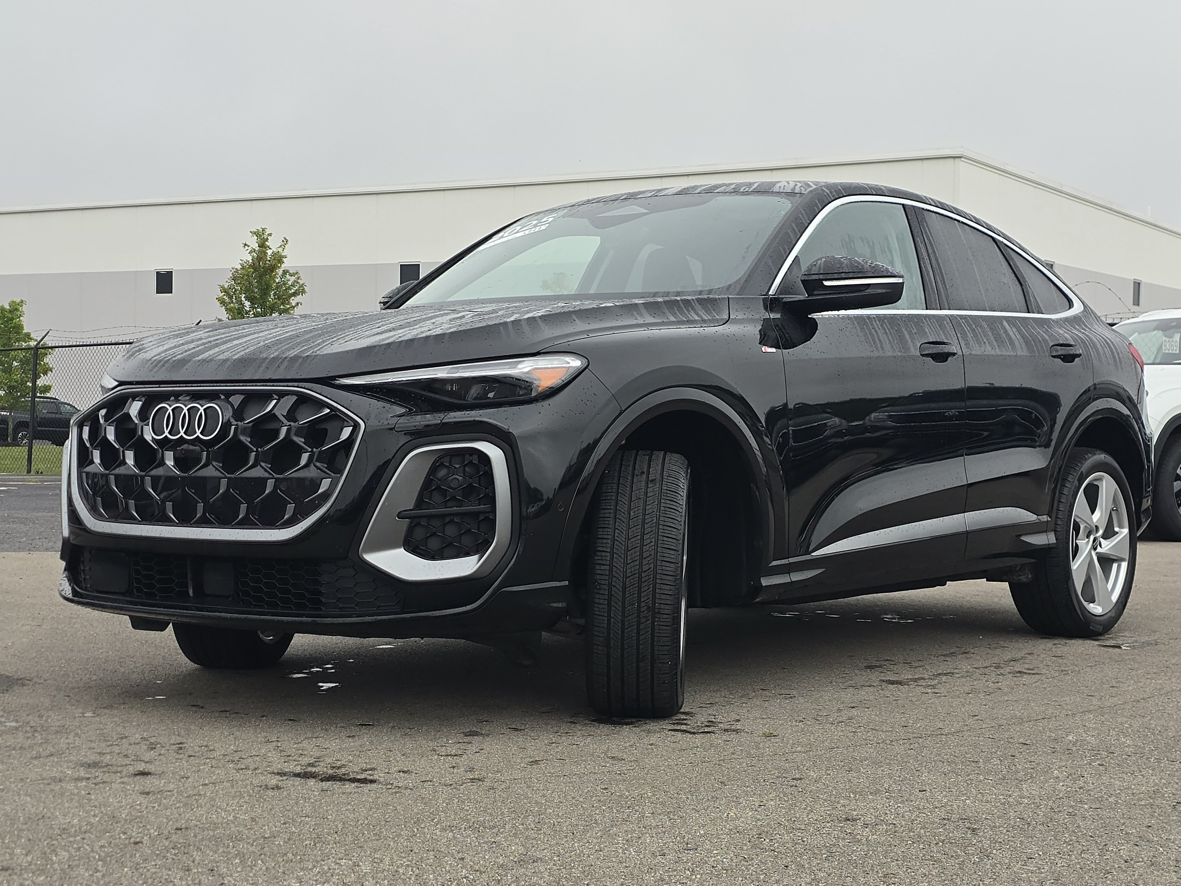 Certified 2025 Audi Q5 Premium Plus w/ Premium Plus AWD/4WD image 3