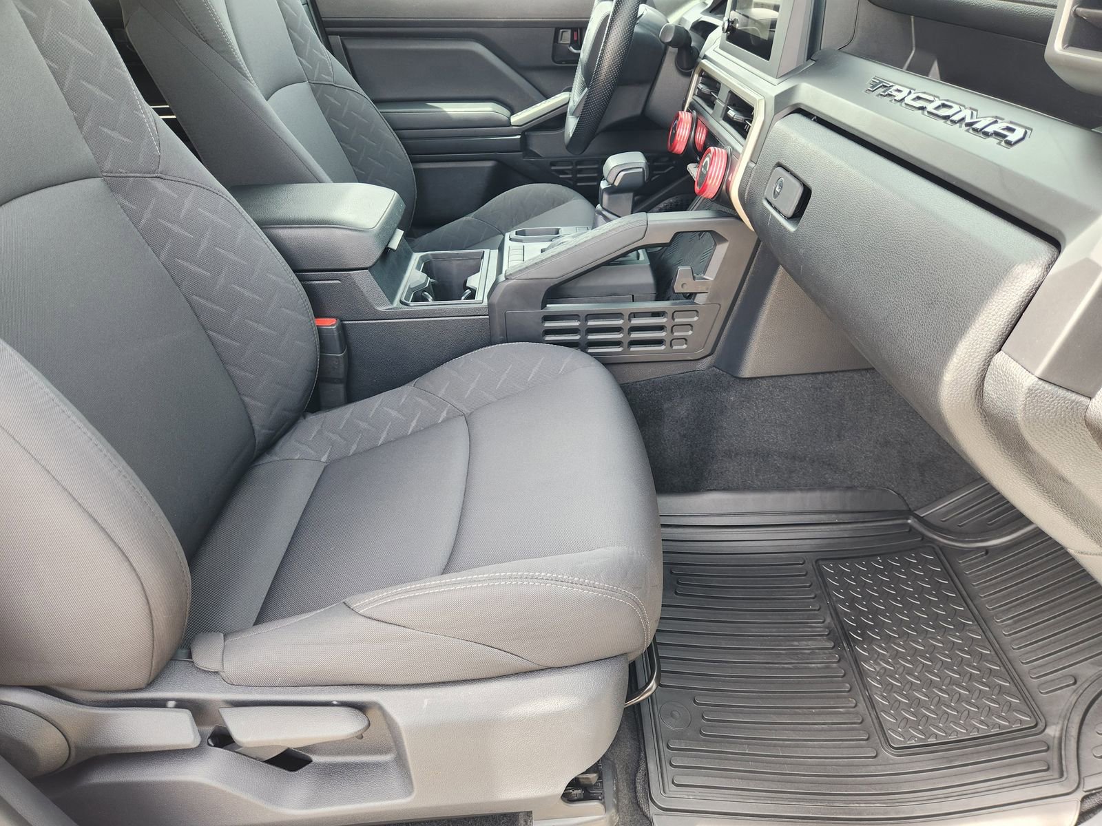 Used 2024 Toyota Tacoma SR image 16