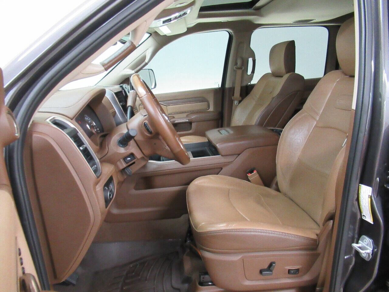 Used 2021 RAM 3500 Limited image 7