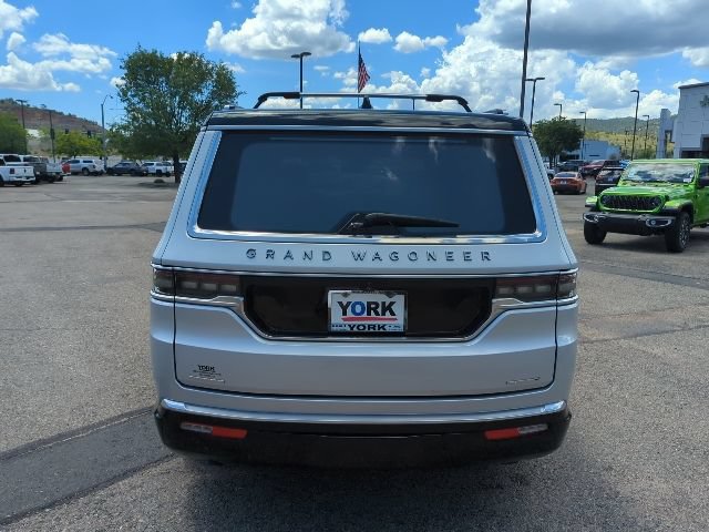Certified 2022 Jeep Grand Wagoneer Series III w/ HD Trailer Tow Package AWD/4WD image 5