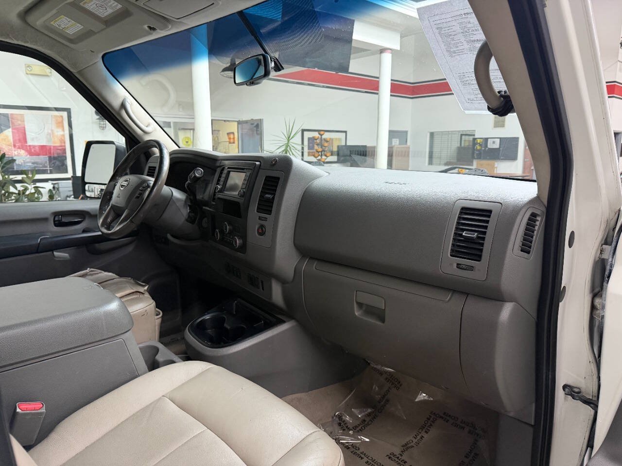 Used 2016 Nissan NV 3500 SL RWD image 15
