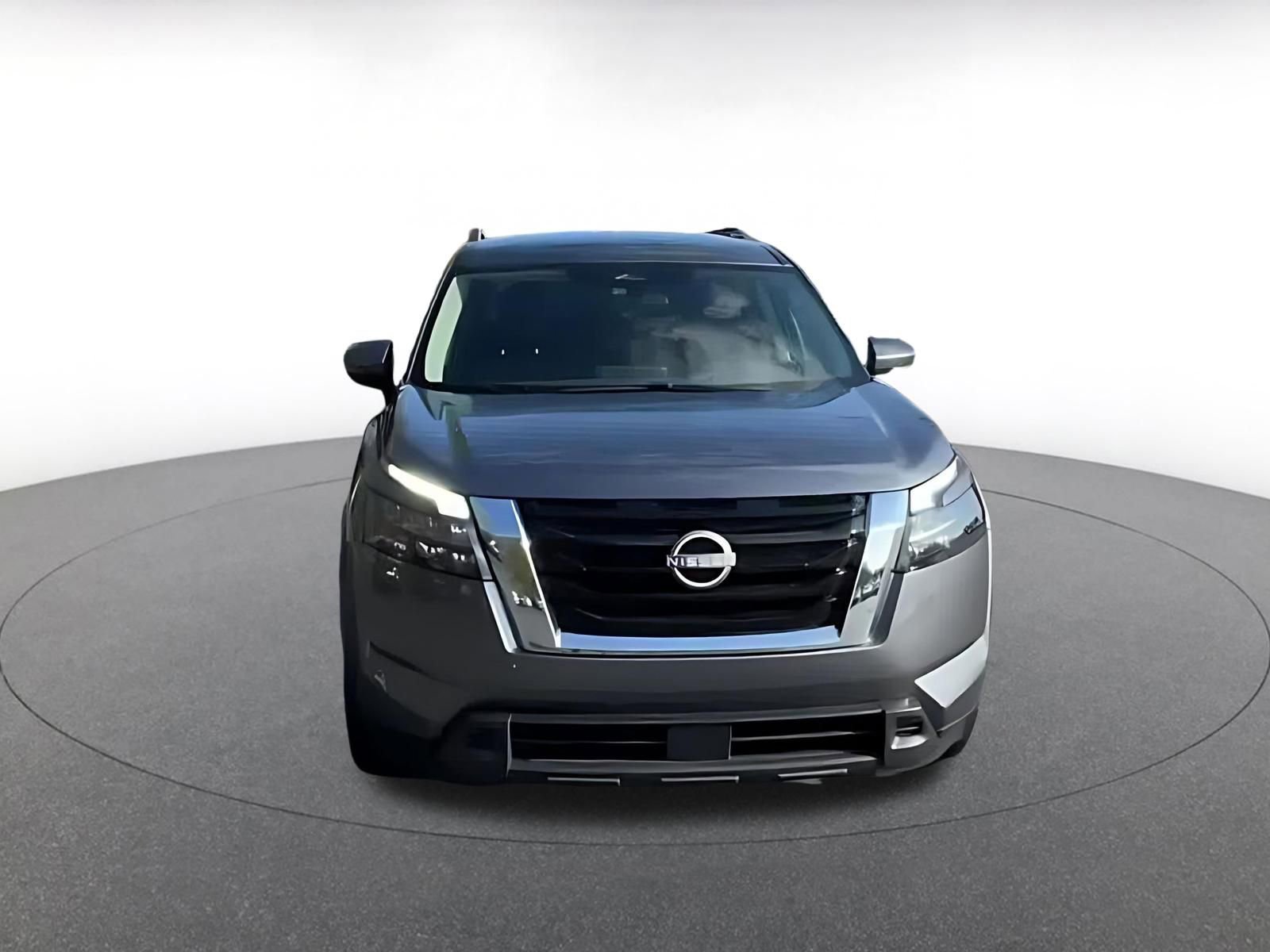 Used 2025 Nissan Pathfinder SV AWD/4WD image 4