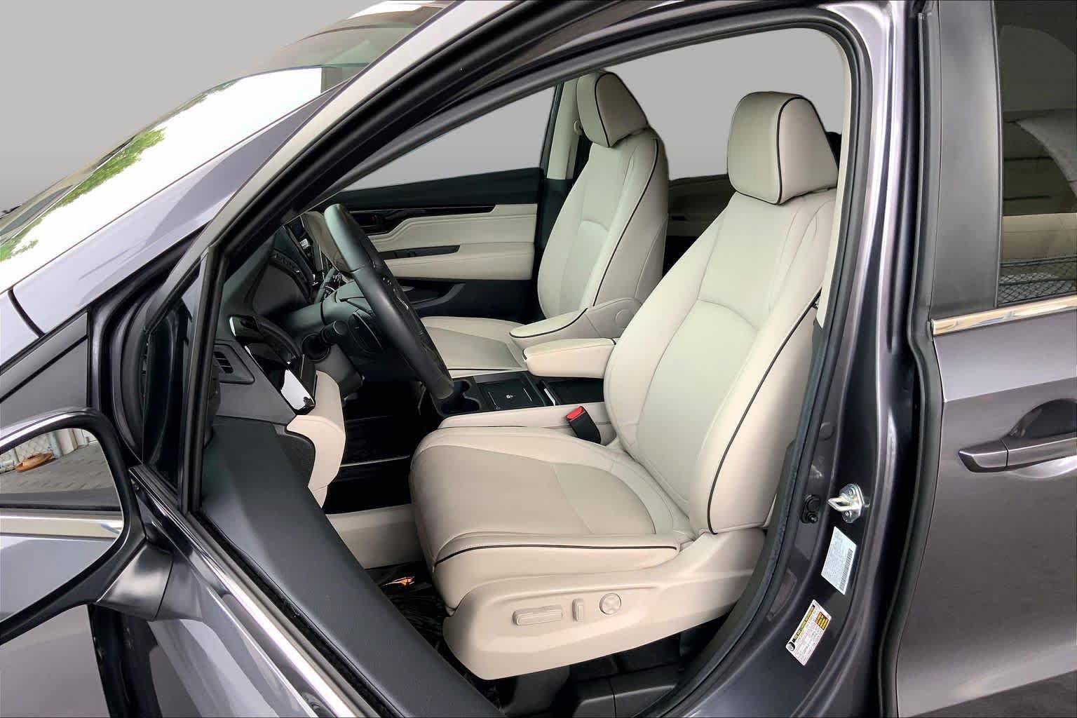 Used 2025 Honda Odyssey Touring image 8