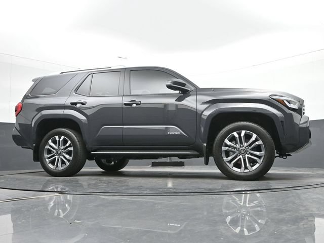 Used 2025 Toyota 4Runner Limited AWD/4WD image 32