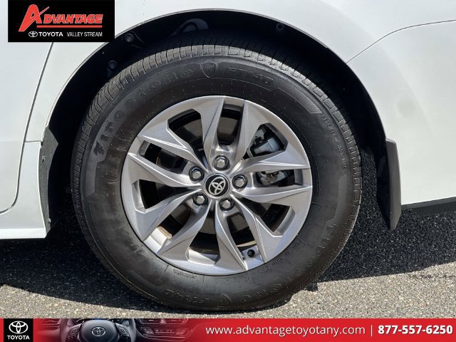 Certified 2026 Toyota Sienna XLE AWD/4WD image 11