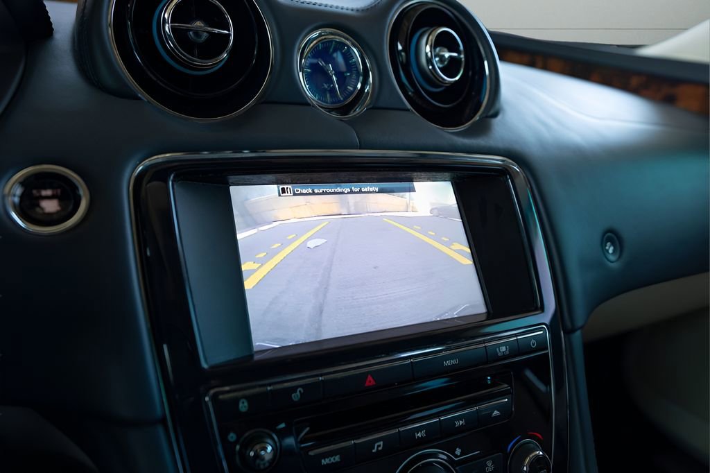 Used 2012 Jaguar XJ L RWD image 26
