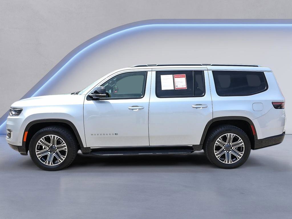 Used 2023 Jeep Wagoneer 4WD w/ Premium Group I image 3