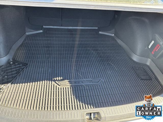 Used 2022 Toyota Corolla SE w/ SE Premium Package image 6