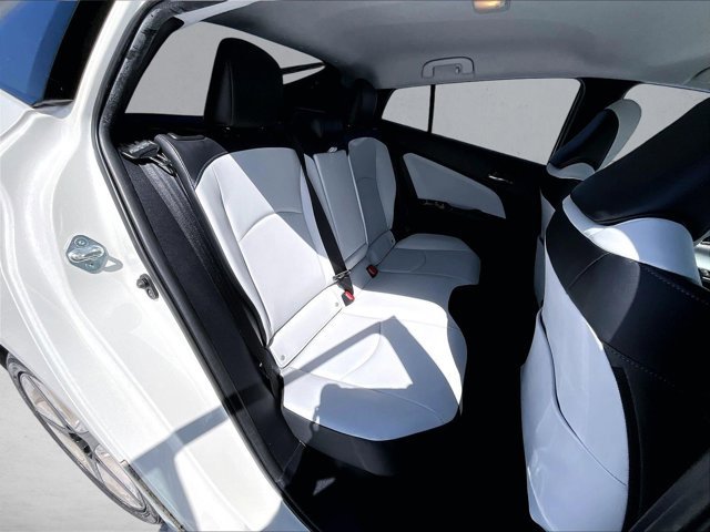 Used 2018 Toyota Prius Three Touring FWD image 29