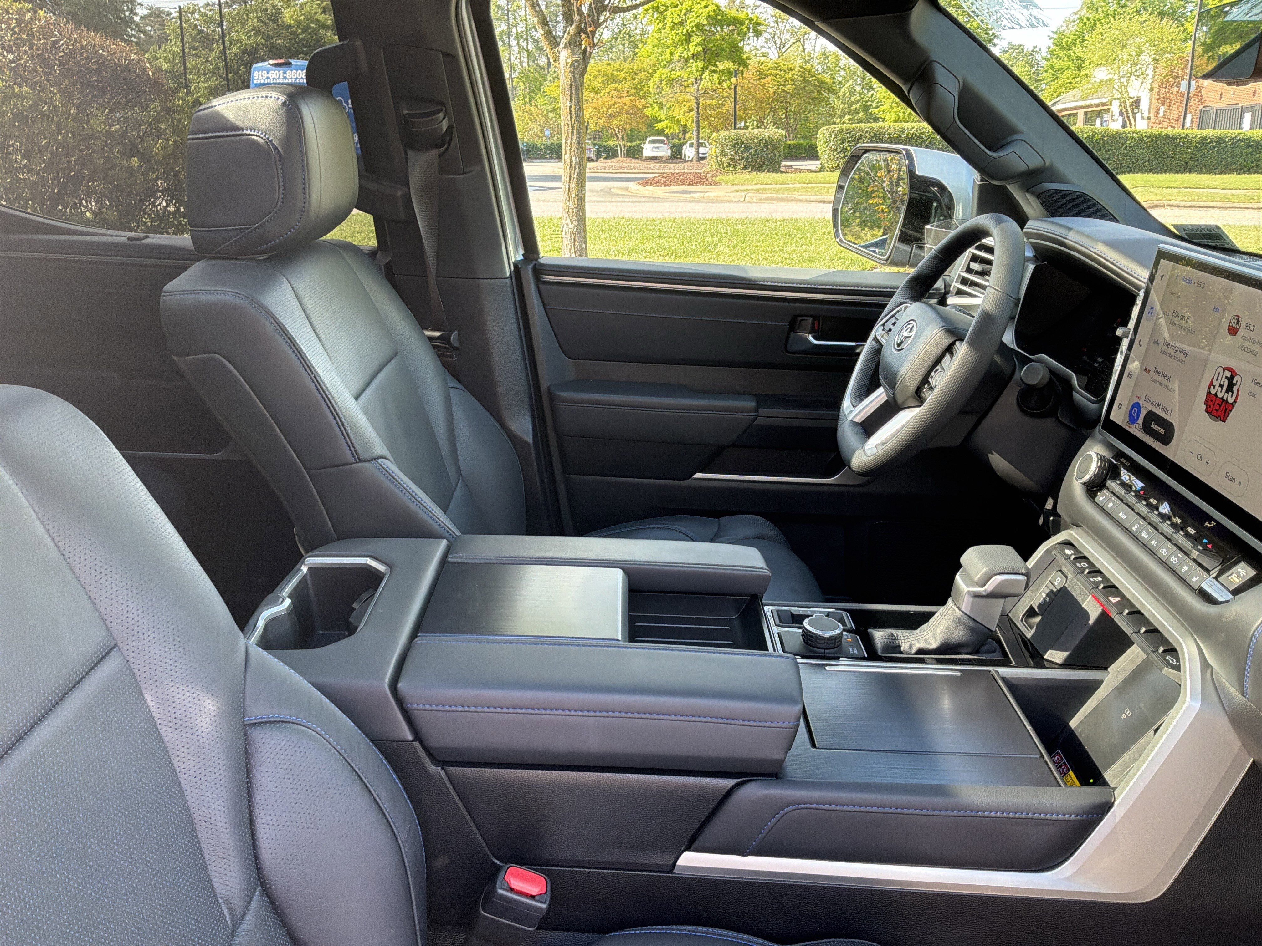 Used 2025 Toyota Tundra Platinum AWD/4WD image 33