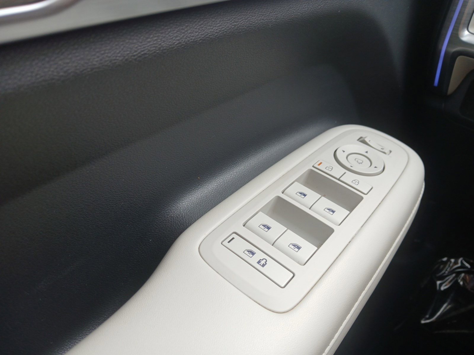 Certified 2024 Hyundai Santa Fe Calligraphy image 19