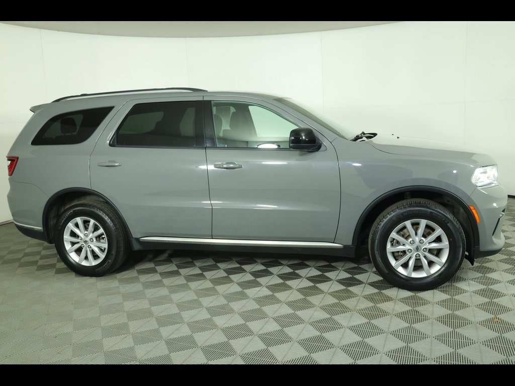 Used 2023 Dodge Durango SXT Launch Edition image 2