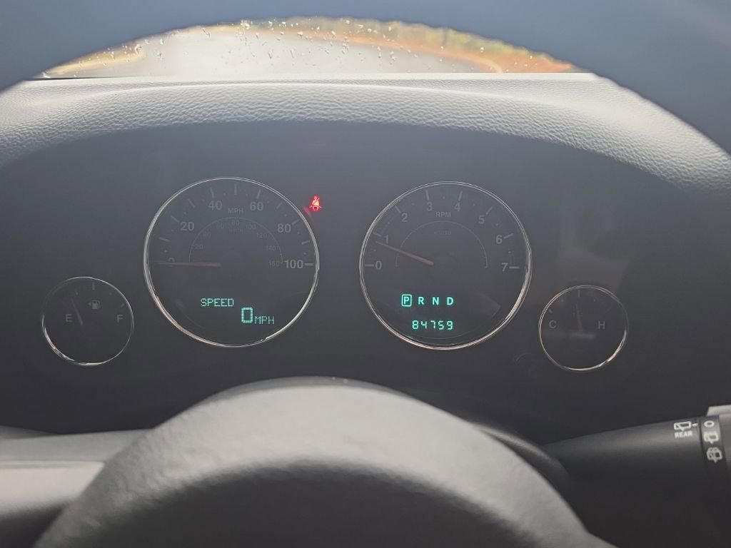 Used 2014 Jeep Wrangler Unlimited Sahara w/ Connectivity Group image 19