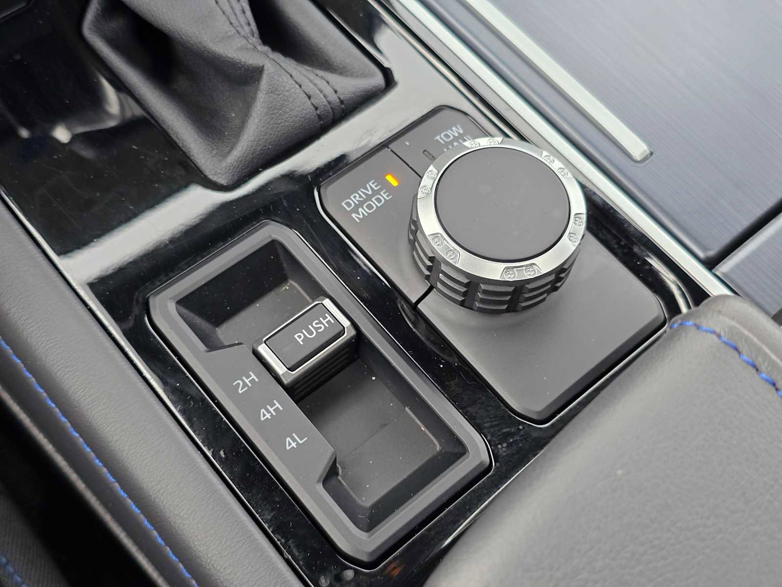 Certified 2025 Toyota Sequoia Platinum image 33