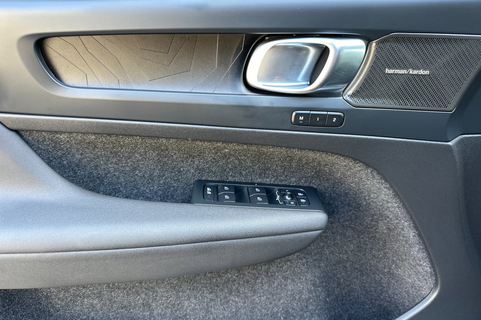 Certified 2023 Volvo C40 P8 Recharge Ultimate AWD/4WD image 11