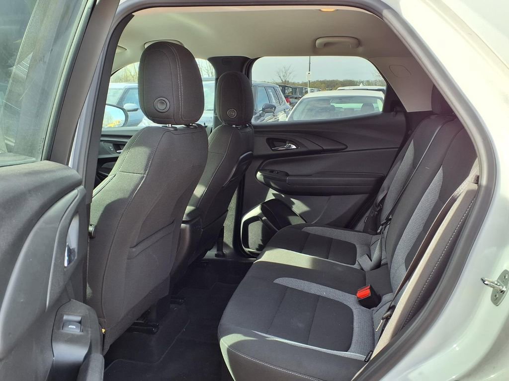Used 2022 Chevrolet TrailBlazer LT FWD image 11