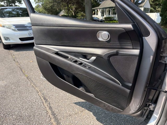 Used 2023 Hyundai Elantra SE w/ Preferred Accessory Package FWD image 18