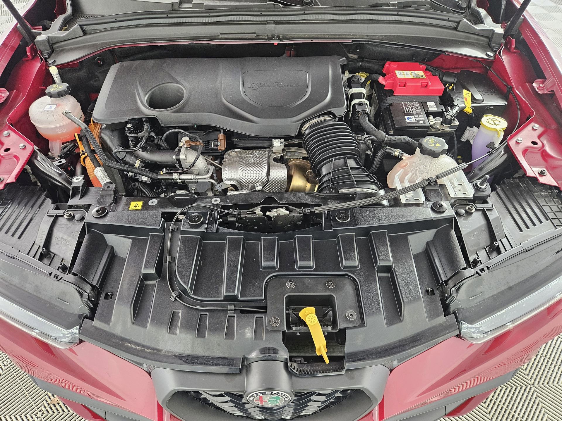 Used 2025 Alfa Romeo Tonale Tributo Italiano AWD/4WD image 44