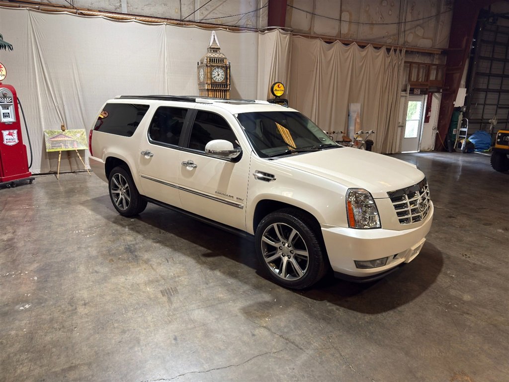 Used 2010 Cadillac Escalade ESV Premium AWD/4WD image 3