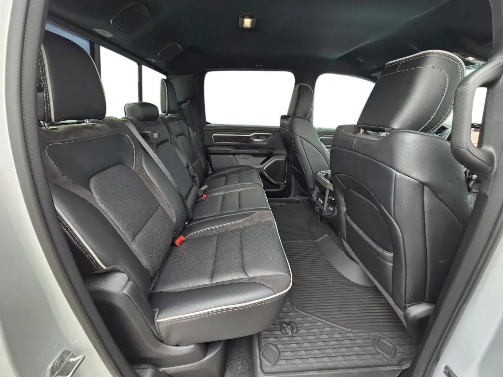 New 2026 RAM 1500 Laramie AWD/4WD image 30