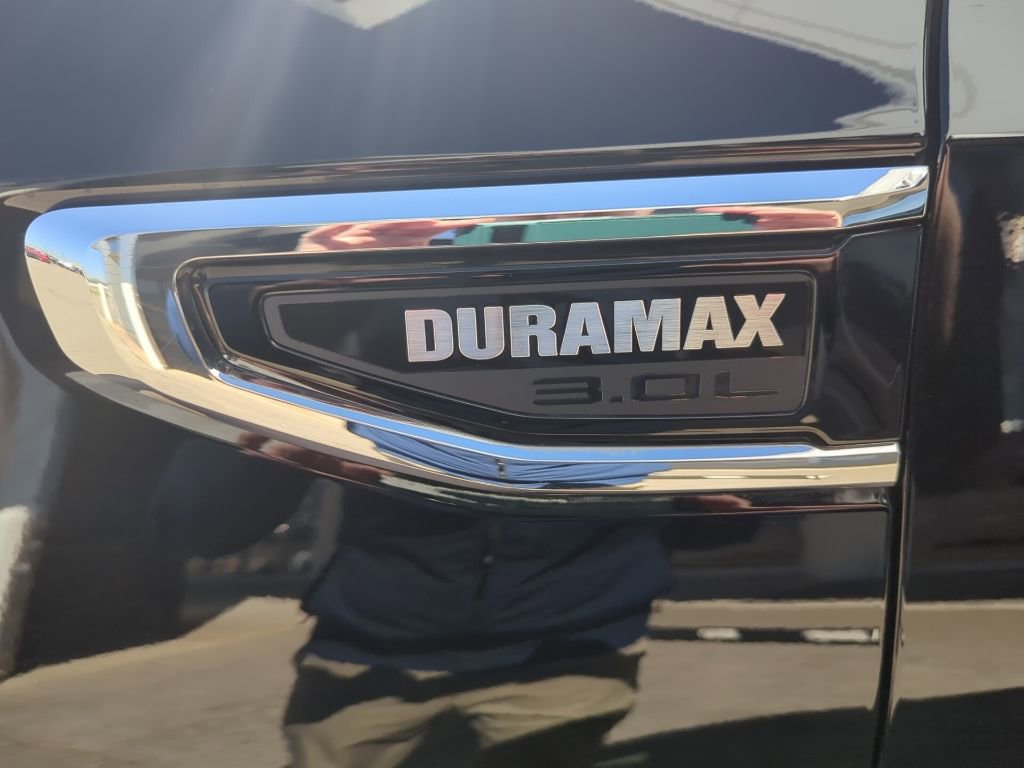 Used 2024 GMC Yukon XL SLT w/ SLT Premium Package AWD/4WD image 10
