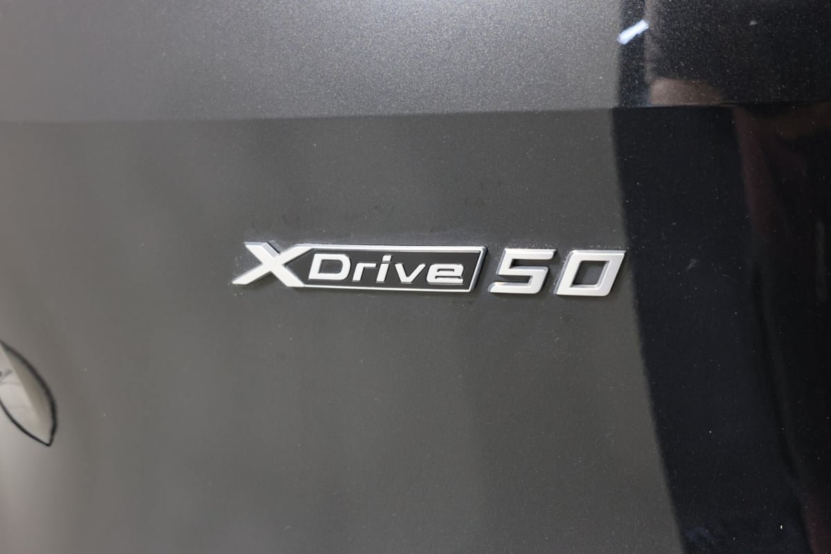 Used 2024 BMW iX xDrive50 w/ Premium Package AWD/4WD image 43