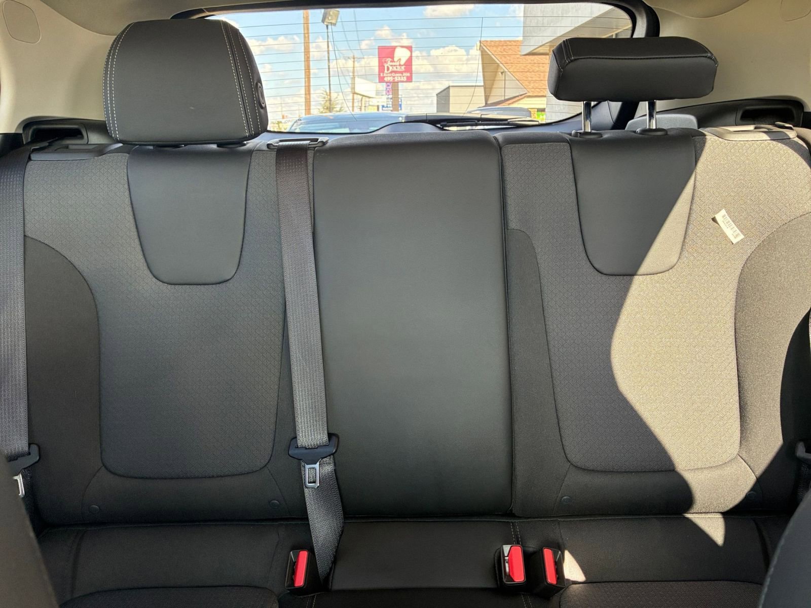 Used 2025 Buick Encore GX Preferred image 37