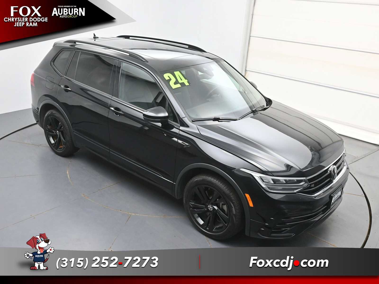 Used 2024 Volkswagen Tiguan SE R-Line AWD/4WD image 27