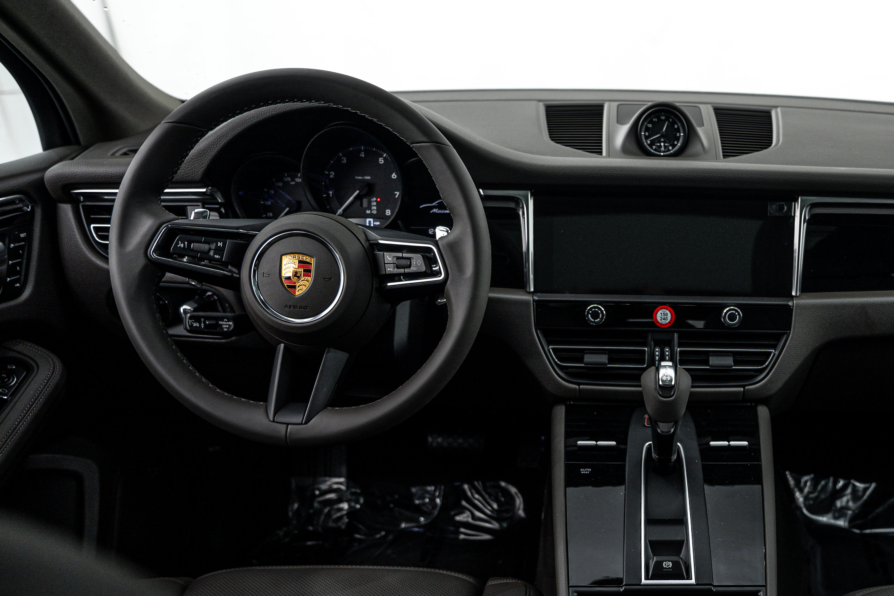 New 2026 Porsche Macan AWD/4WD image 13