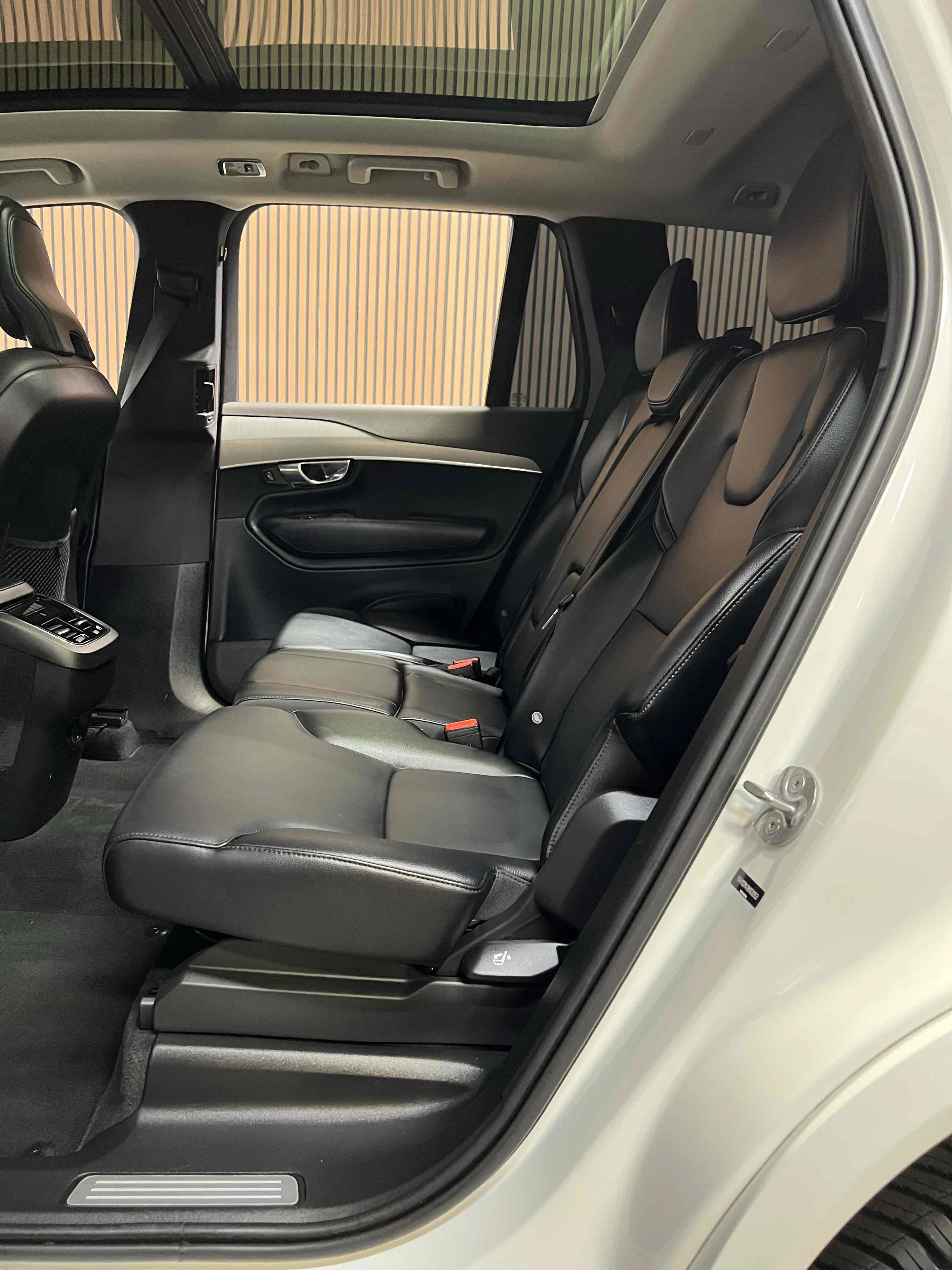 Used 2022 Volvo XC90 T5 Momentum AWD/4WD image 37