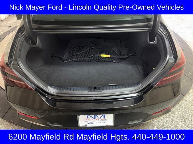 Used 2025 Genesis G70 2.5T image 9