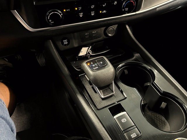 Used 2024 Nissan Rogue S AWD/4WD image 31