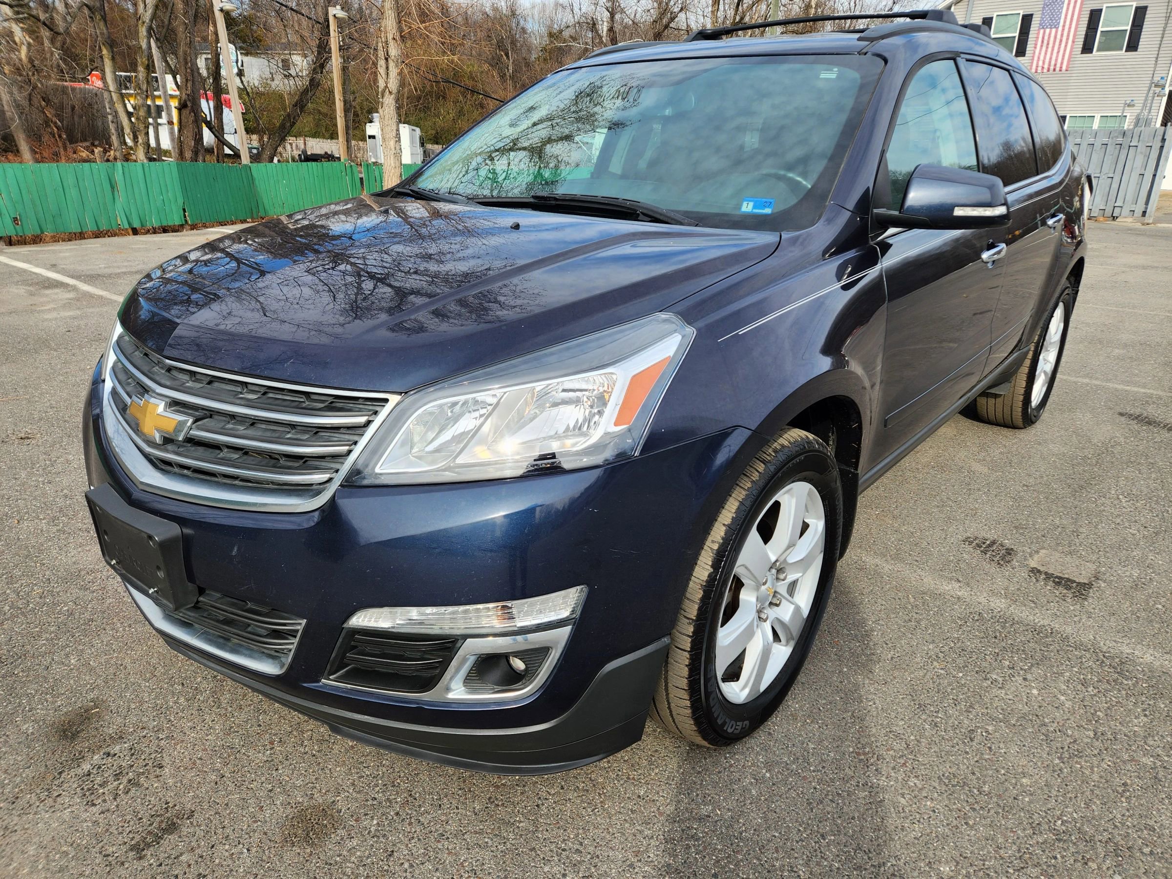 Used 2017 Chevrolet Traverse LT w/ Style and Technology Package image 1