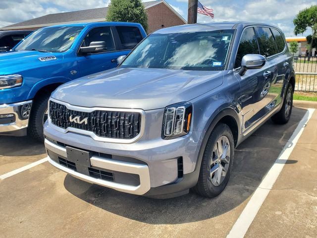 Used 2025 Kia Telluride LX FWD image 11