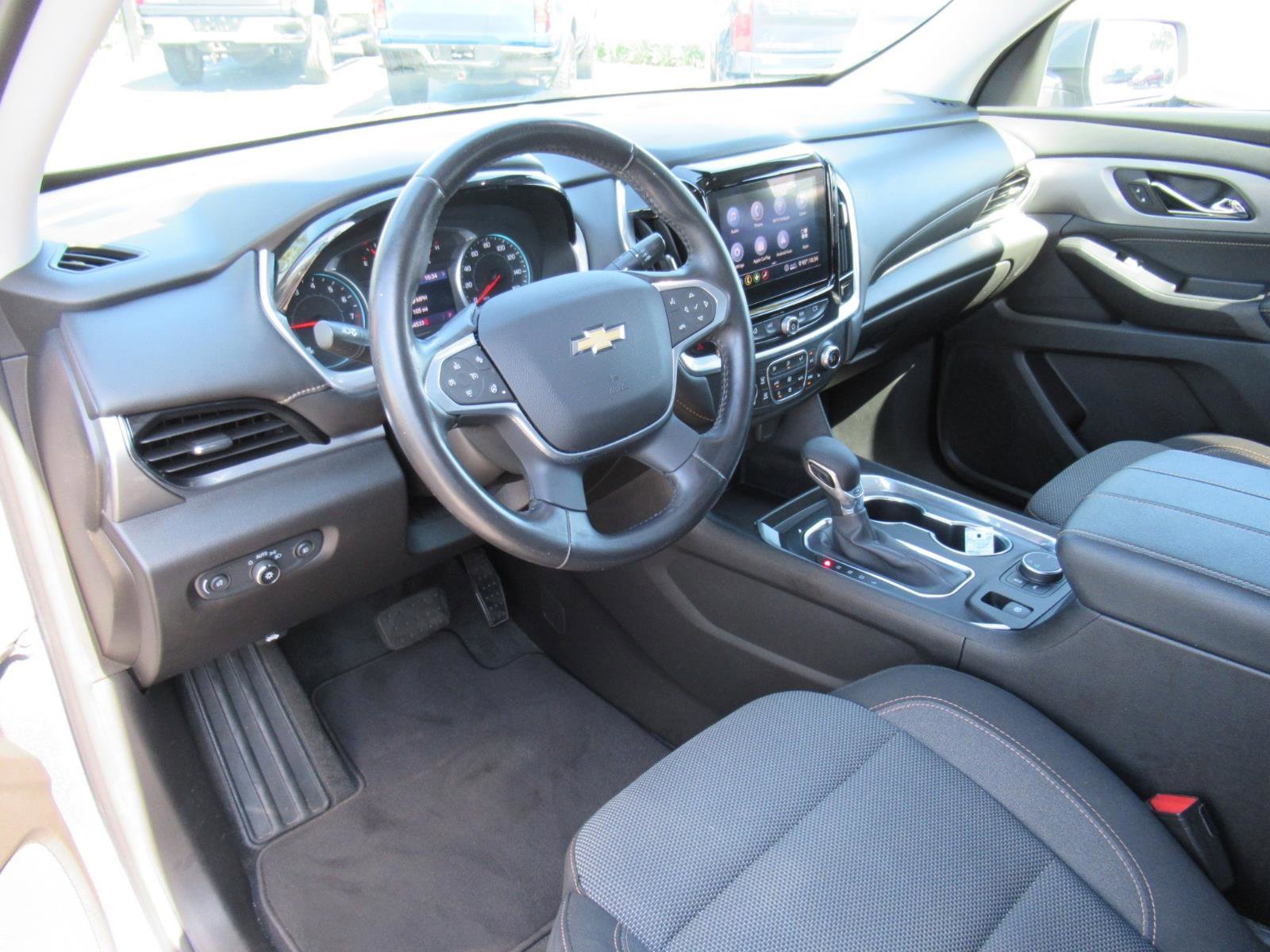 Used 2021 Chevrolet Traverse LT FWD image 16