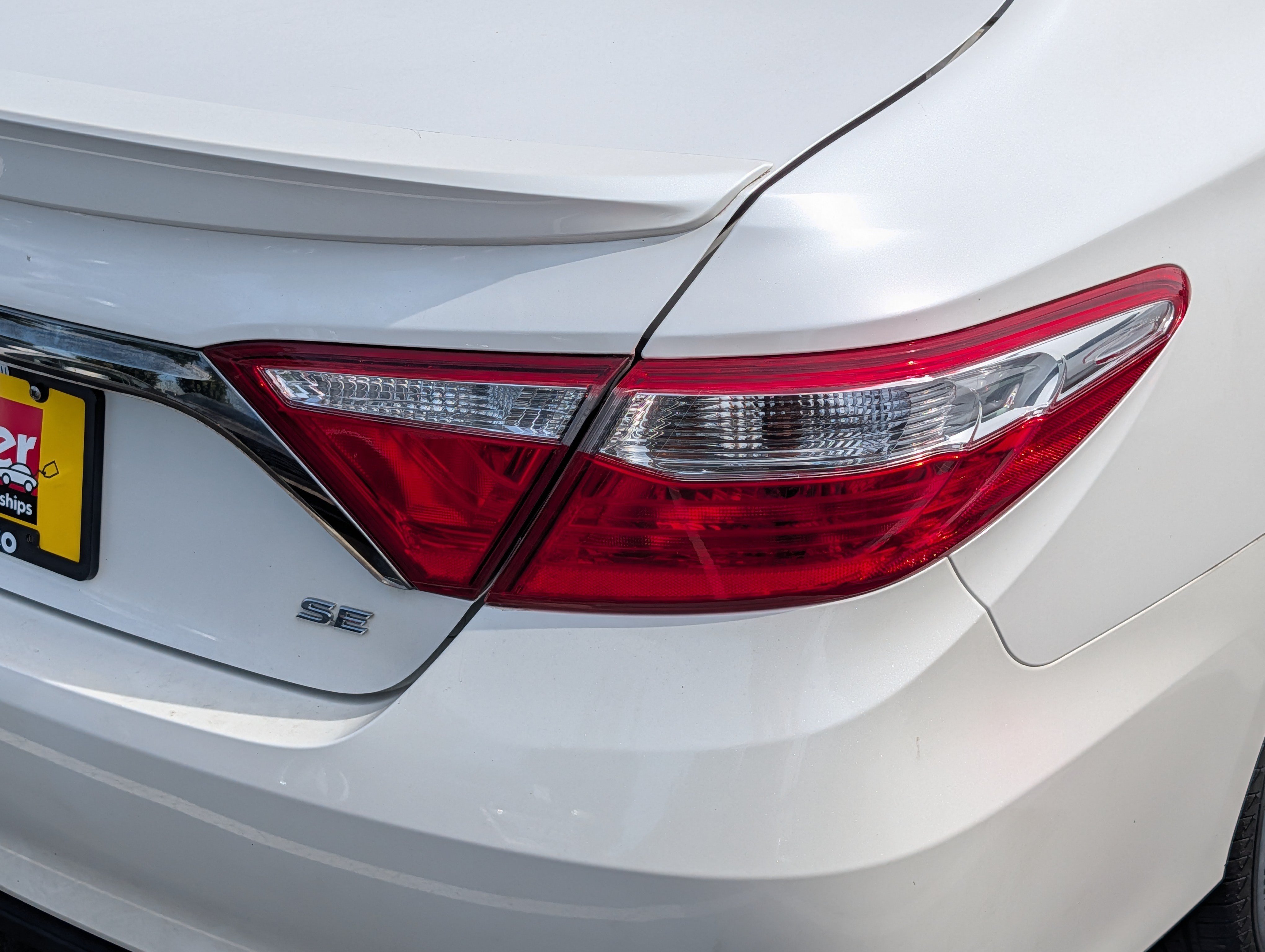 Used 2015 Toyota Camry SE FWD image 17