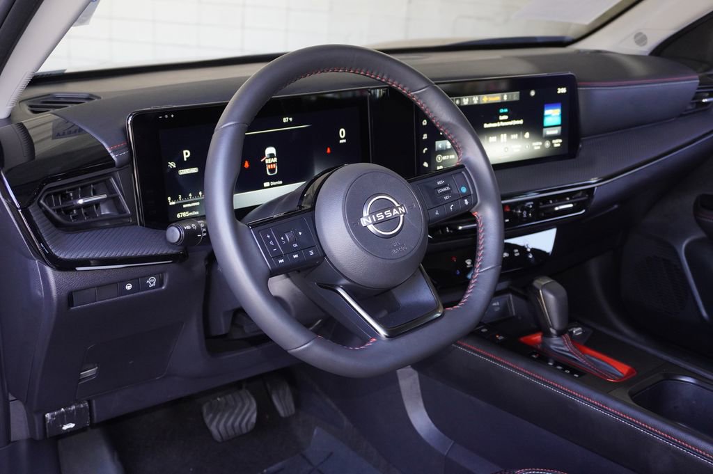 Used 2025 Nissan Kicks SR image 11