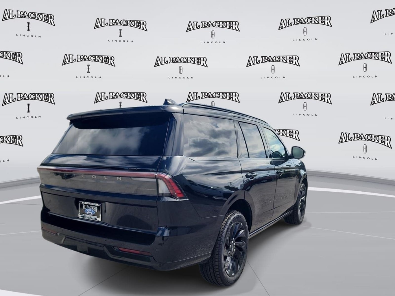 New 2027 Lincoln Navigator Reserve w/ Jet Appearance Package AWD/4WD image 5
