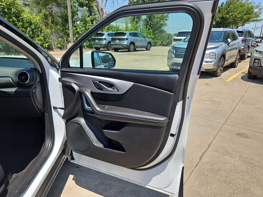 Used 2025 Chevrolet Blazer LT AWD/4WD image 33