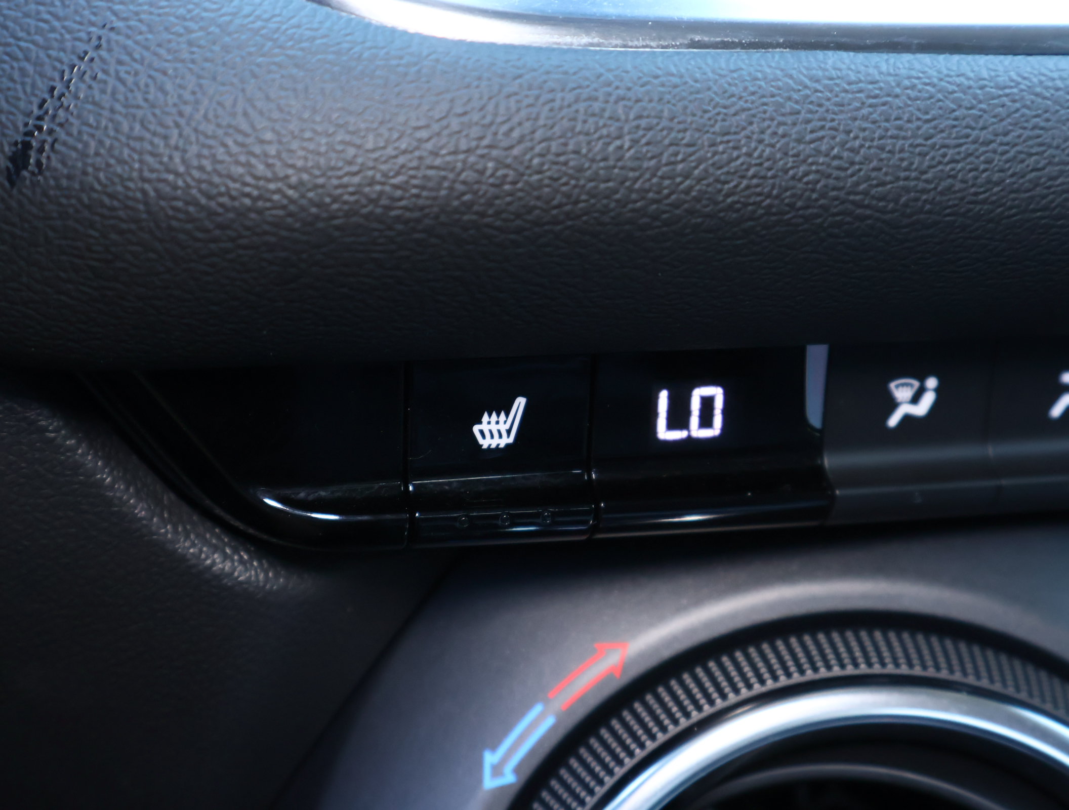 Used 2024 Chevrolet Blazer LT w/ Convenience Package FWD image 6