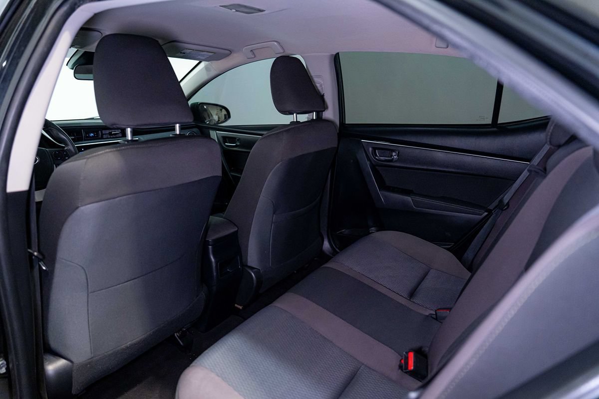 Used 2018 Toyota Corolla LE FWD image 12